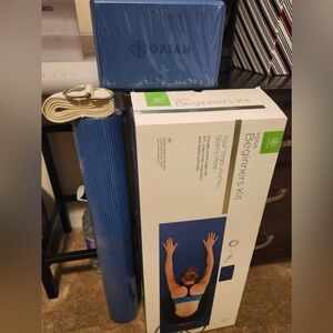 GAIAM Yoga Beginners Kit with Blue Mat and Accessories